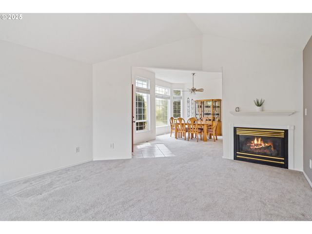 1939 Ne HAREWOOD Pl, Hillsboro, OR 97124