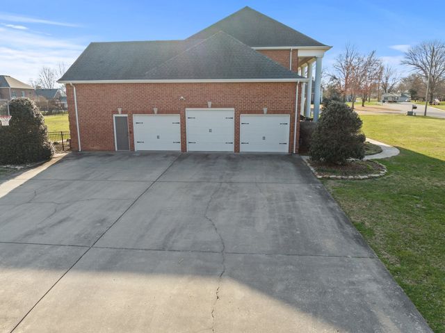 104 FAIRWAYS BLVD, W, Tullahoma, TN 37388