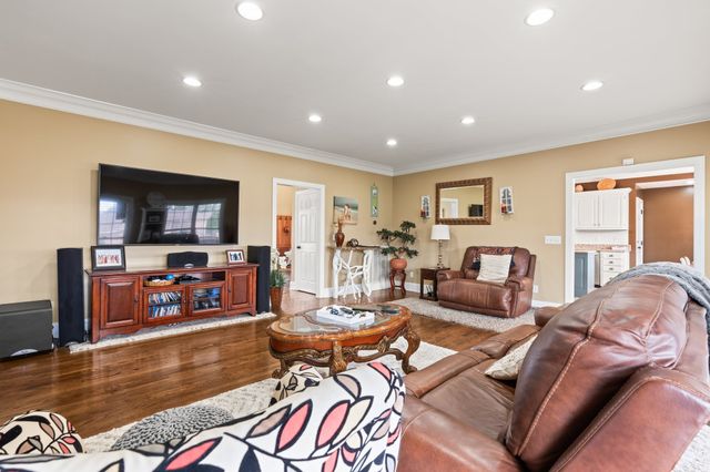 104 FAIRWAYS BLVD, W, Tullahoma, TN 37388