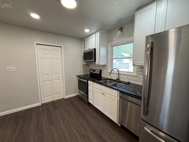 1015 W Routt Ave, Pueblo, CO 81004