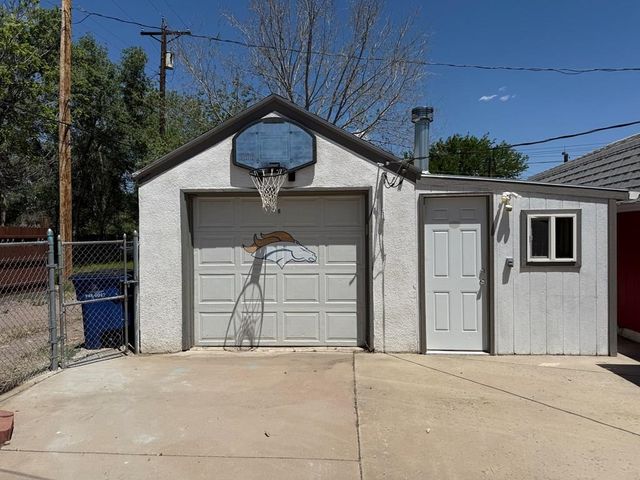 1015 W Routt Ave, Pueblo, CO 81004