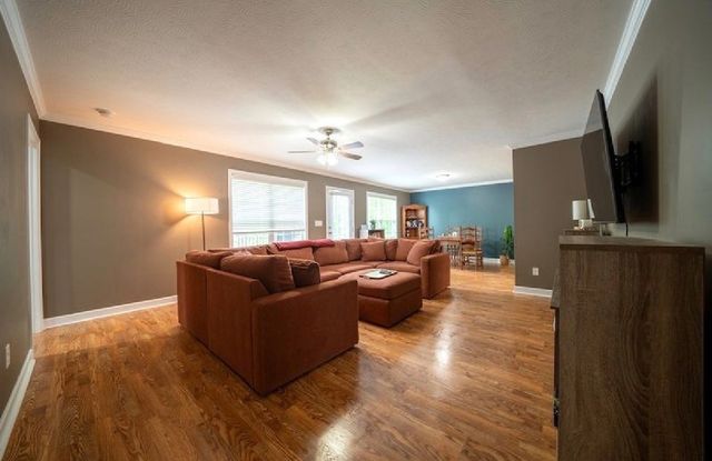 215 Desperado Ave, Pulaski, TN 38478