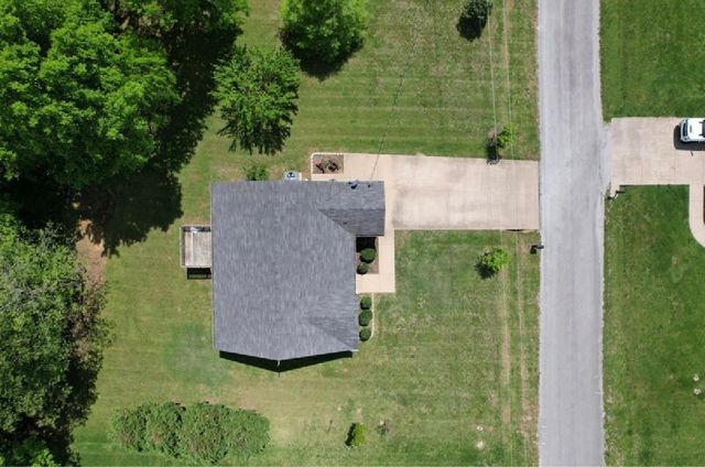 215 Desperado Ave, Pulaski, TN 38478