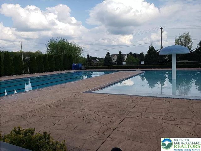 8486 Putnam Court, Upper Macungie Twp, PA 18031