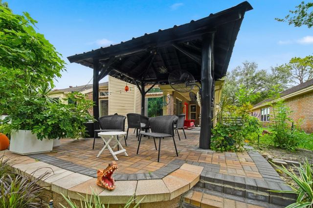 906 Maple Branch Lane, Pearland, TX 77584