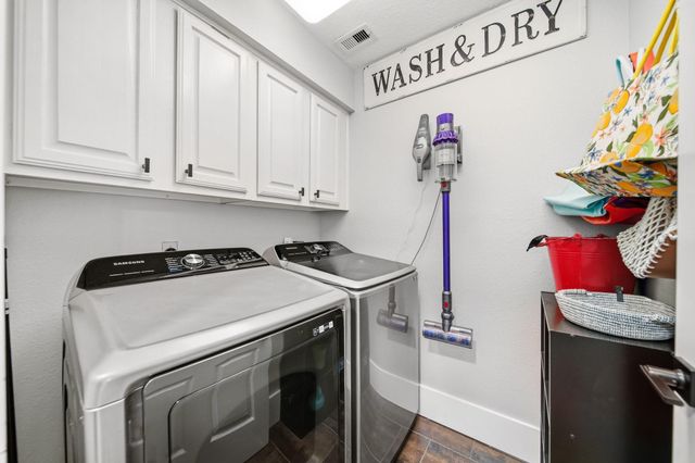 906 Maple Branch Lane, Pearland, TX 77584