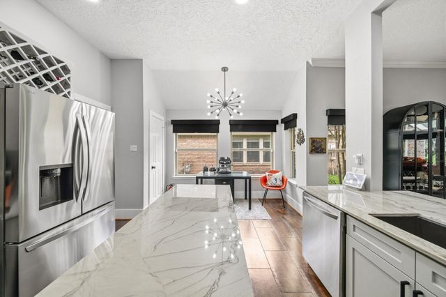 906 Maple Branch Lane, Pearland, TX 77584