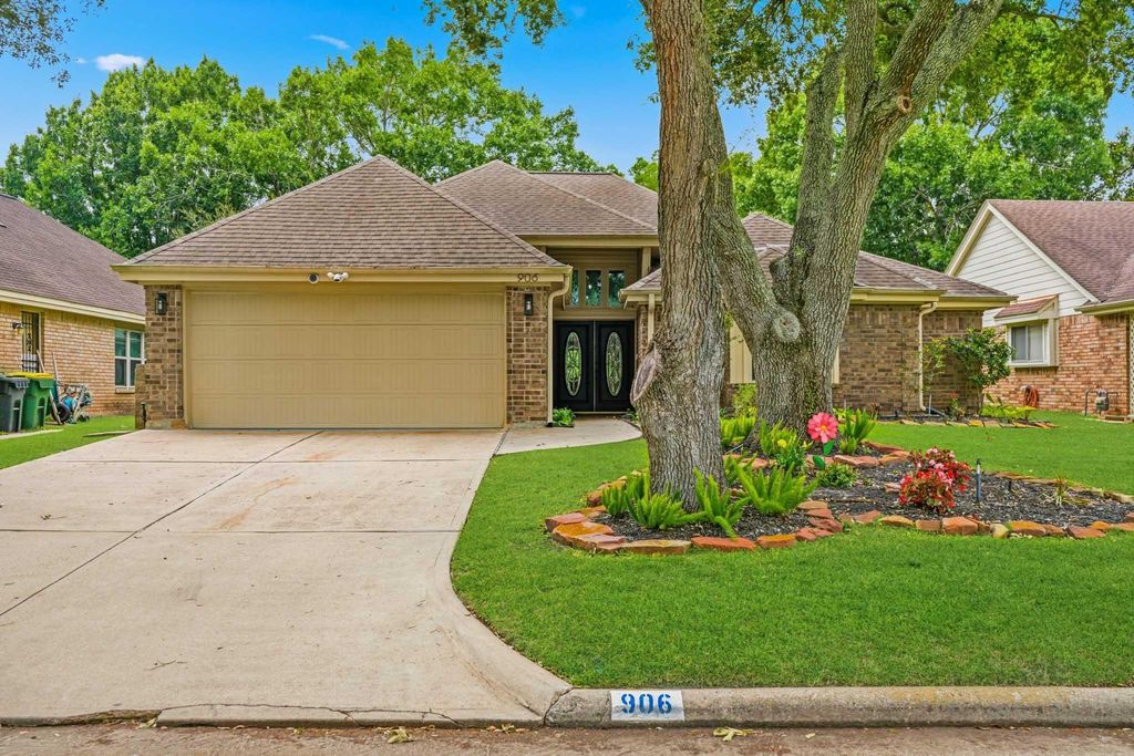 906 Maple Branch Lane, Pearland, TX 77584