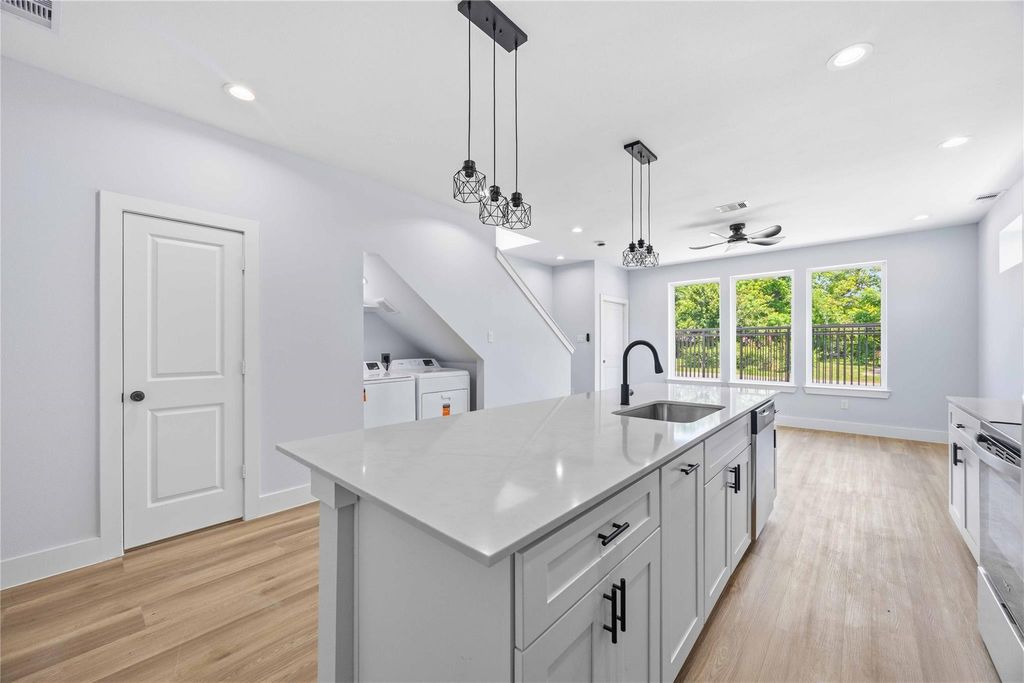 4138 Larkspur Street B, Houston, TX 77051