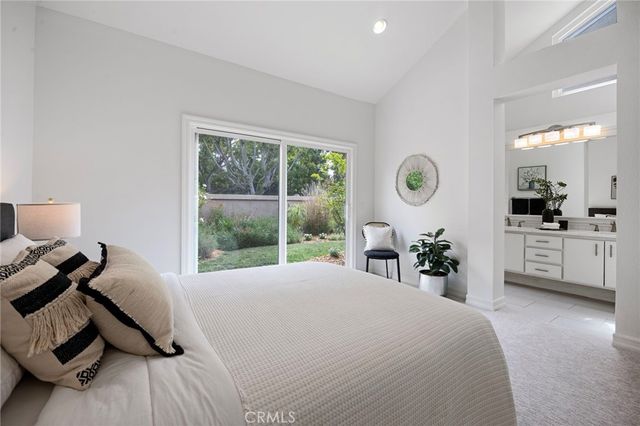 35 Del Perlatto, Irvine, CA 92614