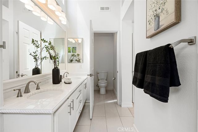 35 Del Perlatto, Irvine, CA 92614
