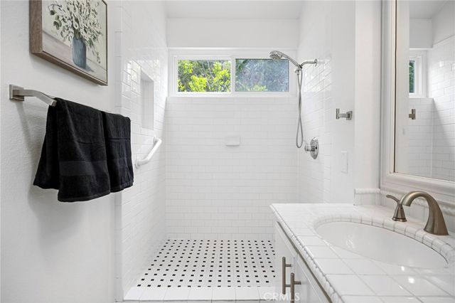 35 Del Perlatto, Irvine, CA 92614
