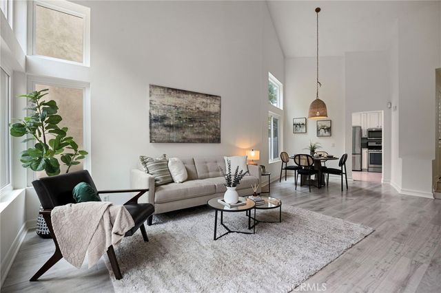 35 Del Perlatto, Irvine, CA 92614