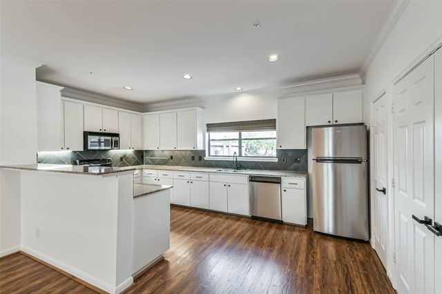 17 Waugh Drive 209, Houston, TX 77007