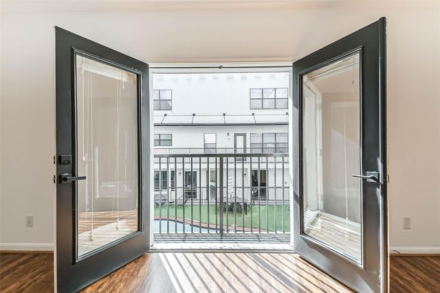 17 Waugh Drive 209, Houston, TX 77007