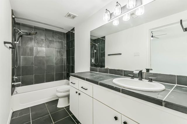 17 Waugh Drive 209, Houston, TX 77007