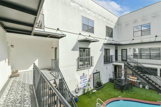 17 Waugh Drive 209, Houston, TX 77007