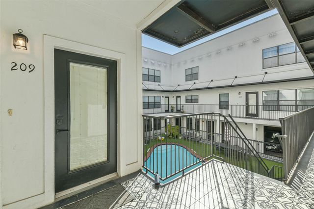 17 Waugh Drive 209, Houston, TX 77007