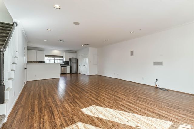 17 Waugh Drive 209, Houston, TX 77007