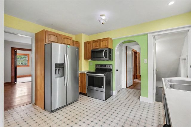 598 S Brooks Road, Muskegon, MI 49442
