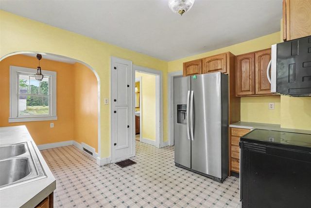598 S Brooks Road, Muskegon, MI 49442