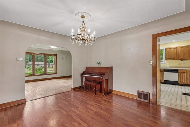 598 S Brooks Road, Muskegon, MI 49442