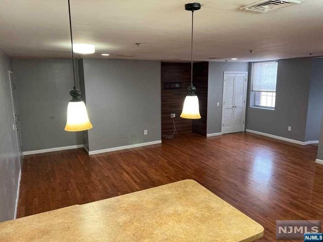 79-93 Montgomery Street 406, Paterson, NJ 07501