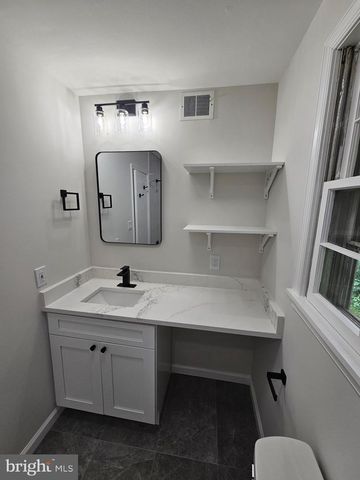 5205 PUMPHREY DR, Fairfax, VA 22032