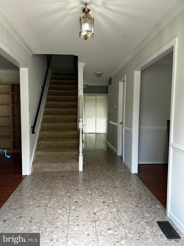 5205 PUMPHREY DR, Fairfax, VA 22032