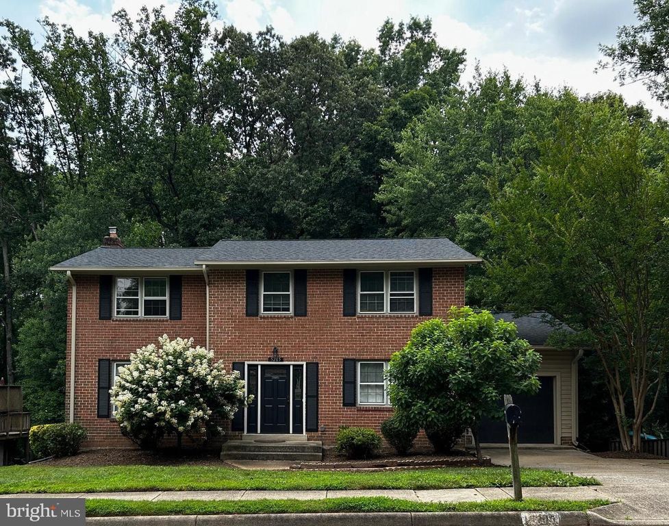 5205 PUMPHREY DR, Fairfax, VA 22032