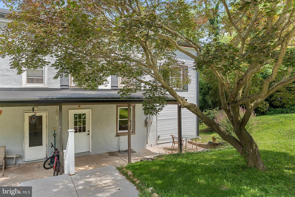 69 CROMBY RD, PHOENIXVILLE, PA 19460 — photo 2
