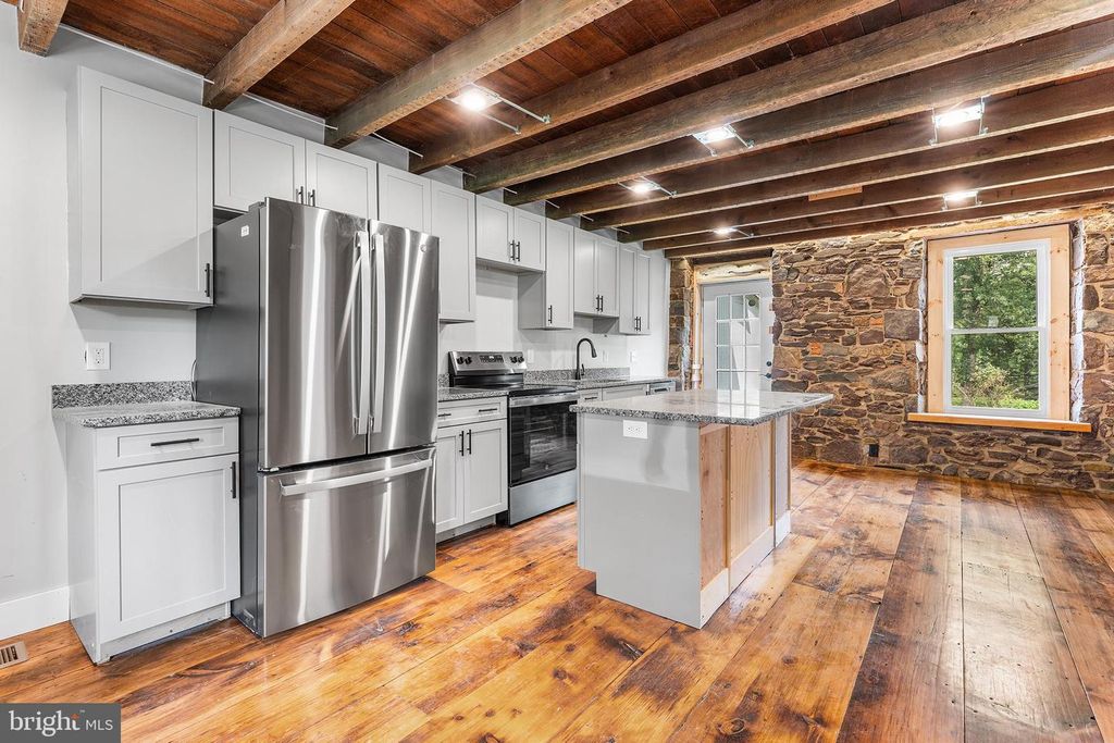 69 CROMBY RD, PHOENIXVILLE, PA 19460 — photo 3