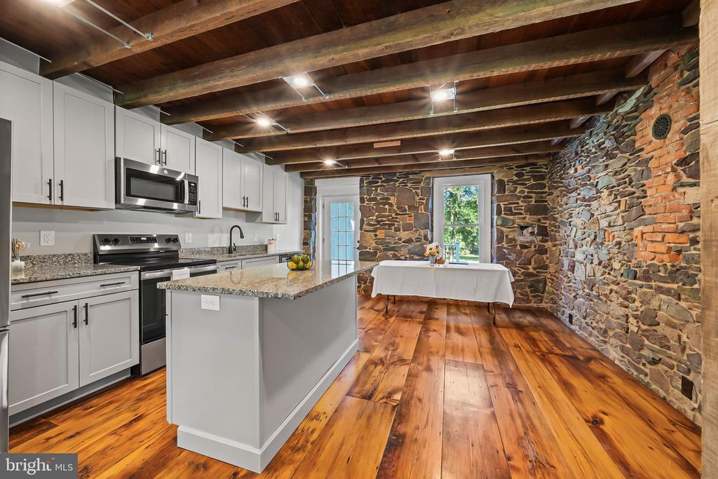 69 CROMBY RD, PHOENIXVILLE, PA 19460 — photo 4