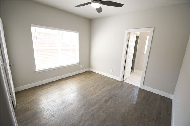2814 18th Street W, Irving, TX 75060