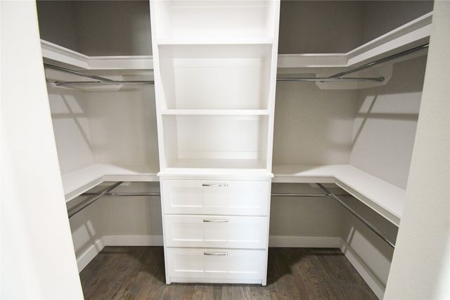 2814 18th Street W, Irving, TX 75060