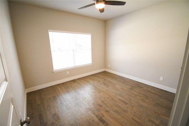 2814 18th Street W, Irving, TX 75060