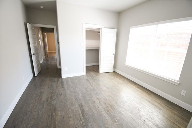 2814 18th Street W, Irving, TX 75060