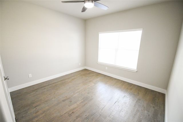 2814 18th Street W, Irving, TX 75060
