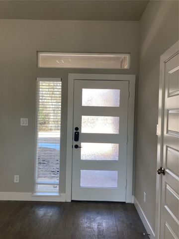 2814 18th Street W, Irving, TX 75060