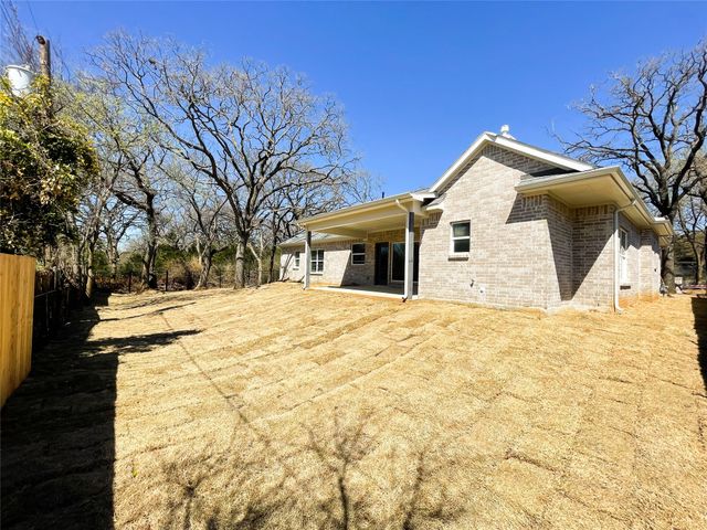 2814 18th Street W, Irving, TX 75060