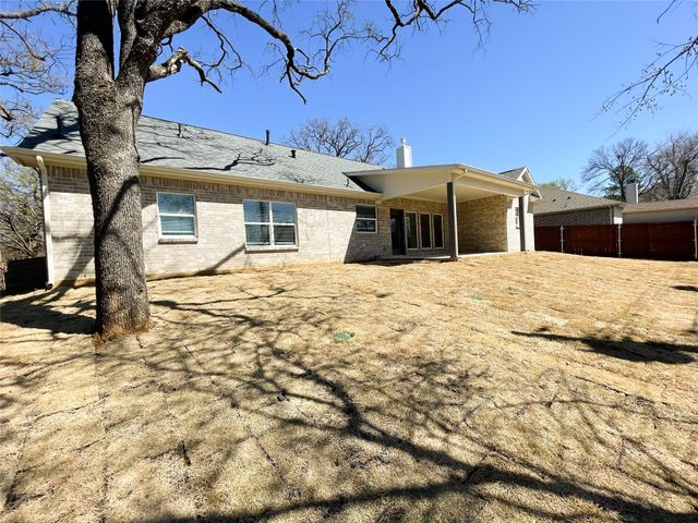 2814 18th Street W, Irving, TX 75060
