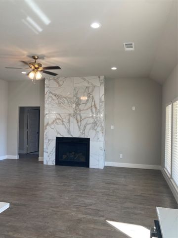2814 18th Street W, Irving, TX 75060