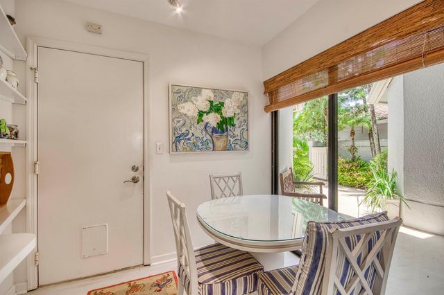 525 Prestwick Circle, Palm Beach Gardens, FL 33418