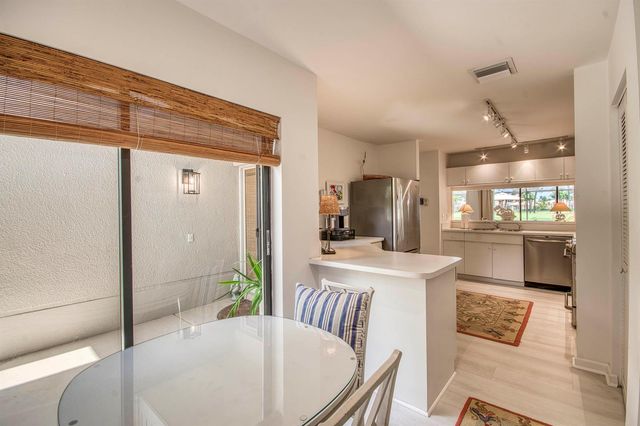 525 Prestwick Circle, Palm Beach Gardens, FL 33418
