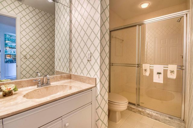 525 Prestwick Circle, Palm Beach Gardens, FL 33418