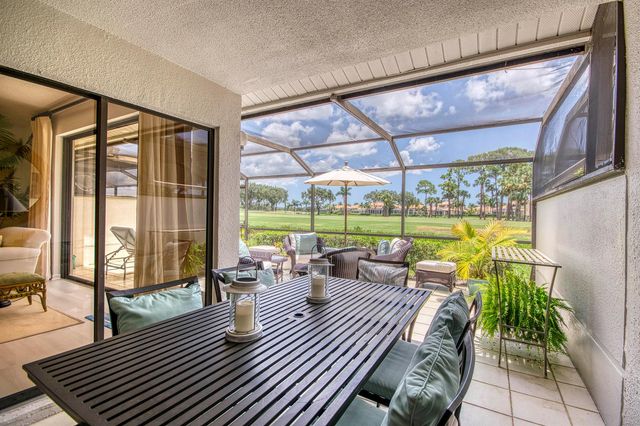 525 Prestwick Circle, Palm Beach Gardens, FL 33418