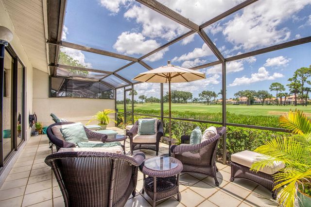 525 Prestwick Circle, Palm Beach Gardens, FL 33418