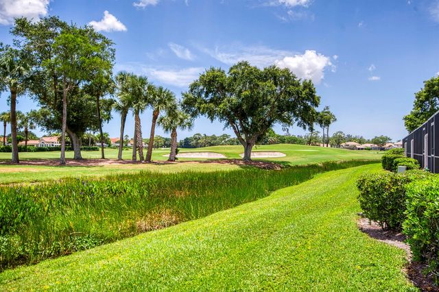 525 Prestwick Circle, Palm Beach Gardens, FL 33418