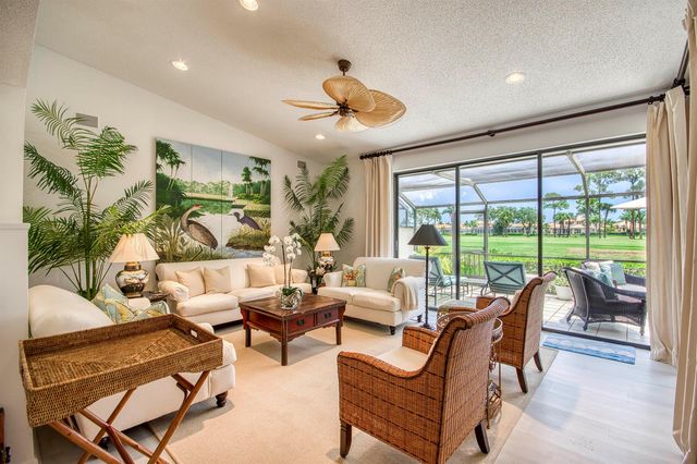 525 Prestwick Circle, Palm Beach Gardens, FL 33418