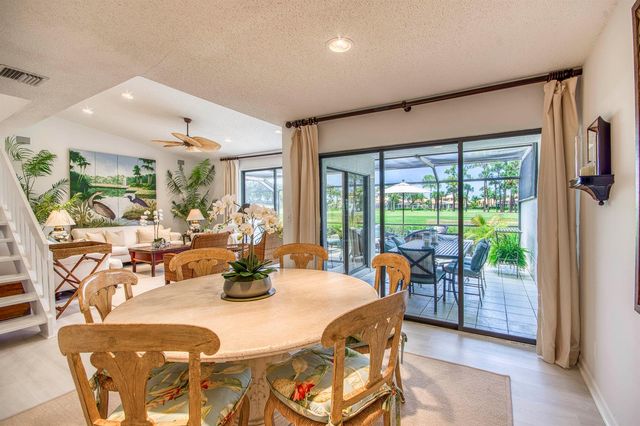 525 Prestwick Circle, Palm Beach Gardens, FL 33418